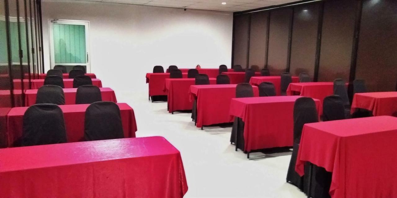 Merilton Hotel Sungai Petani Kültér fotó